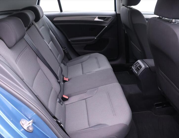 Volkswagen Golf 12