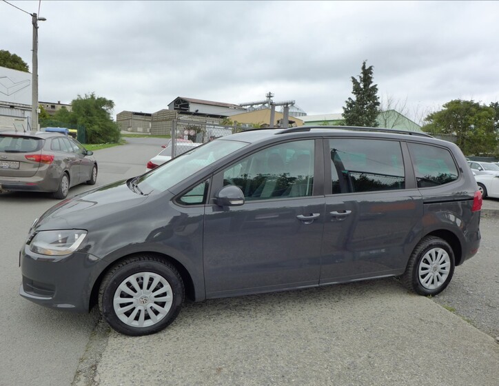 Volkswagen Sharan 9