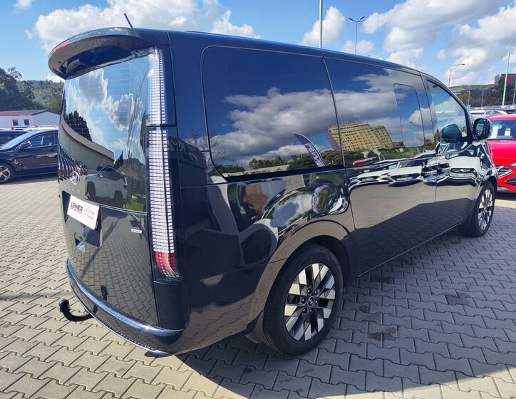 Hyundai Staria 5