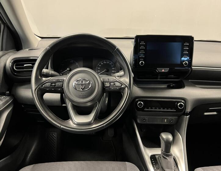 Toyota Yaris 5
