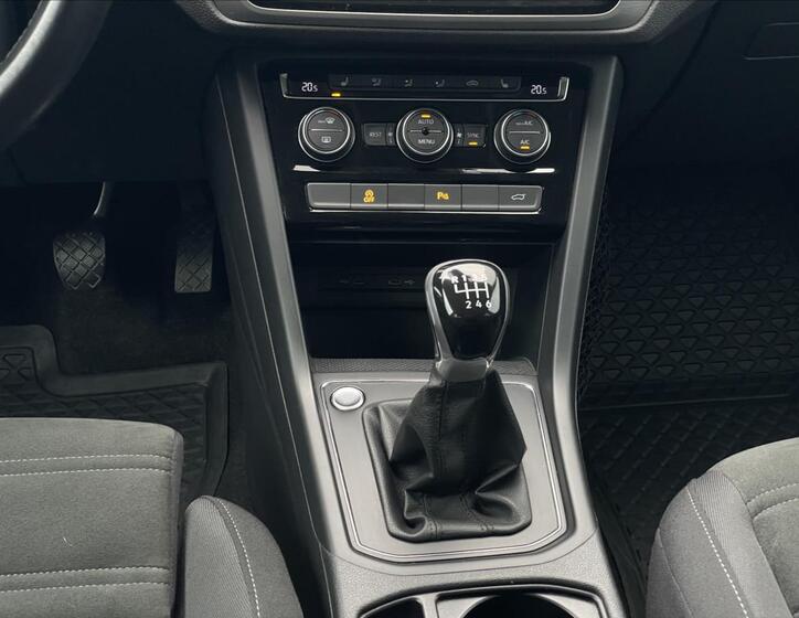 Volkswagen Touran 12
