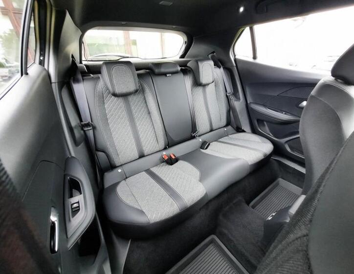 Peugeot 2008 6