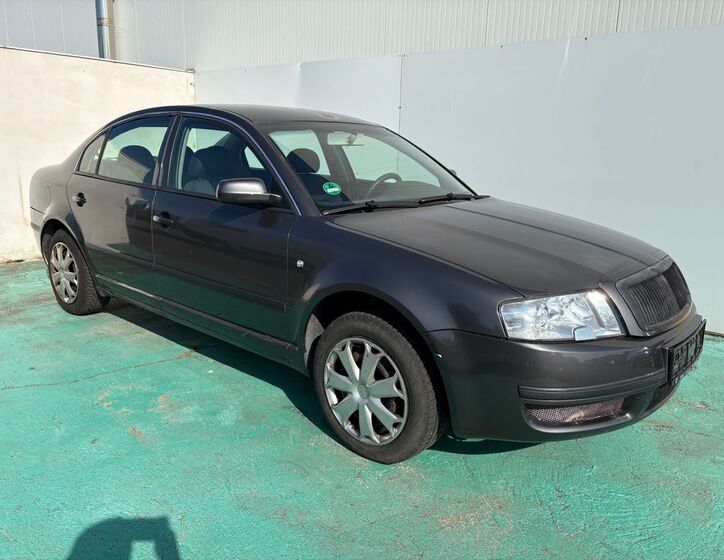 Škoda Superb 1