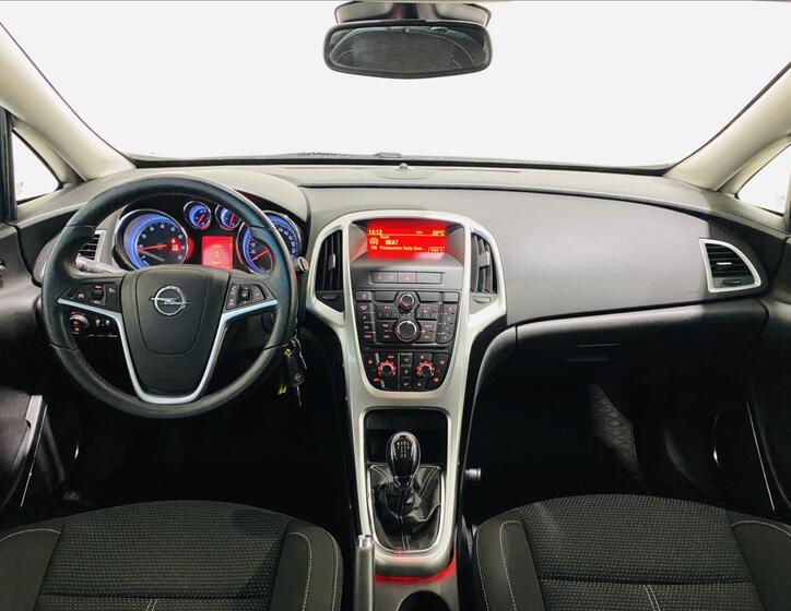 Opel Astra 9