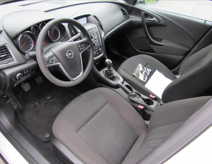 Opel Astra 9