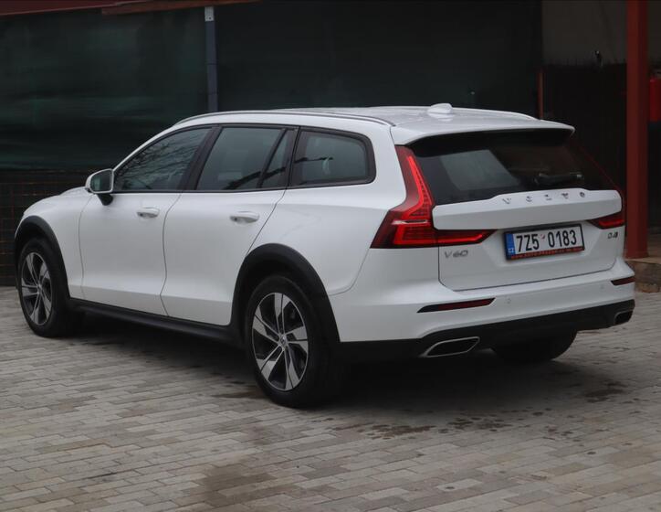 Volvo V60 4