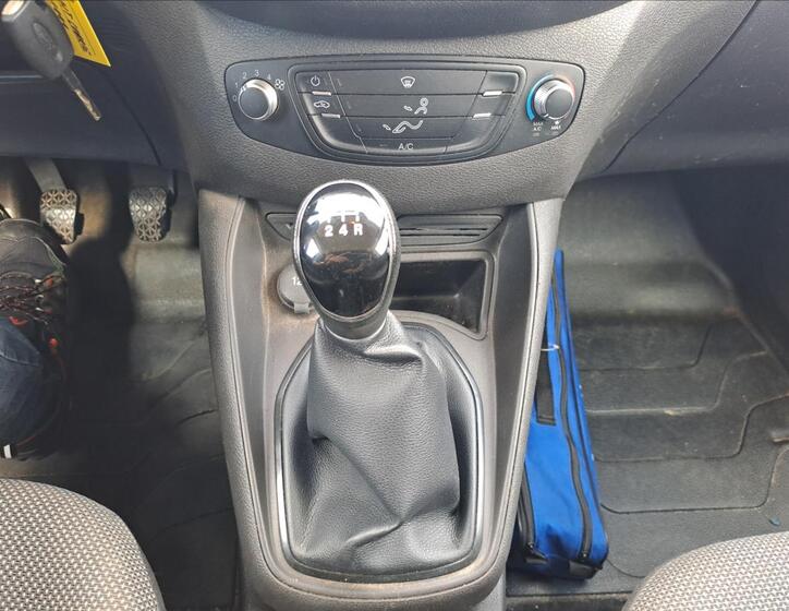 Ford Tourneo Courier 9
