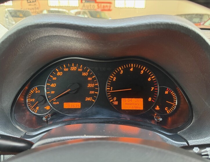 Toyota Avensis 17