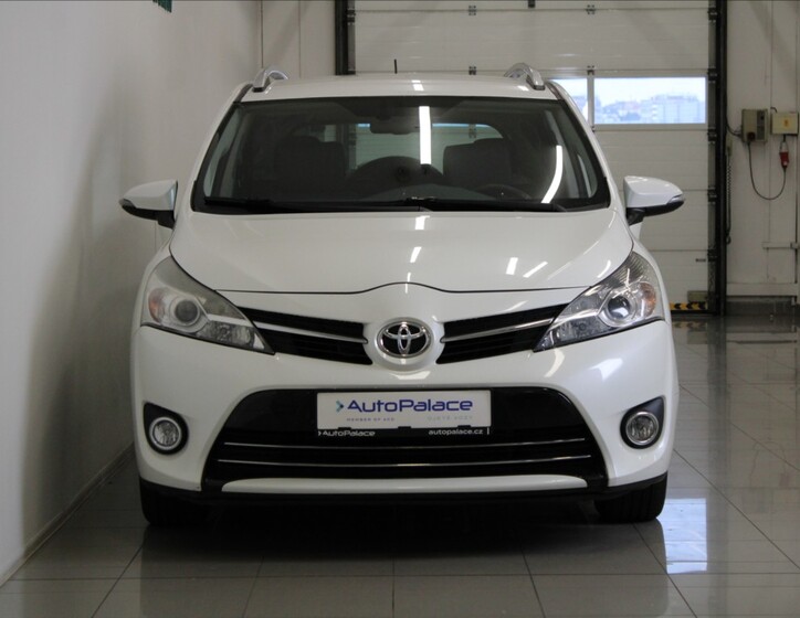 Toyota Verso 2