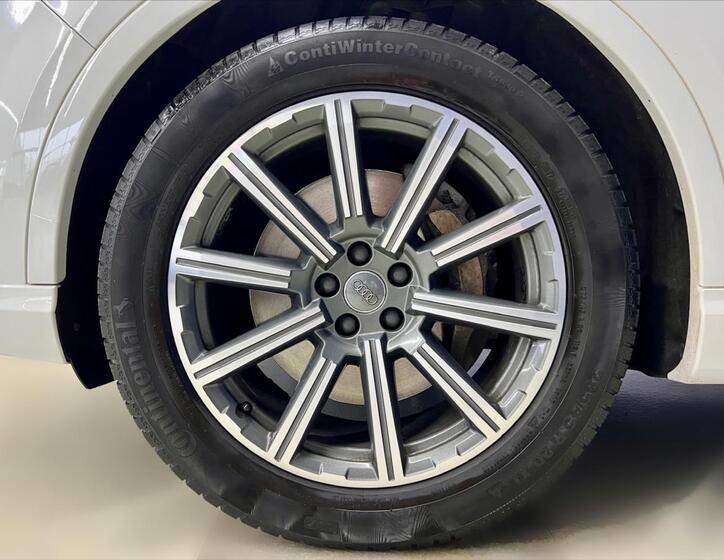 Audi Q7 9