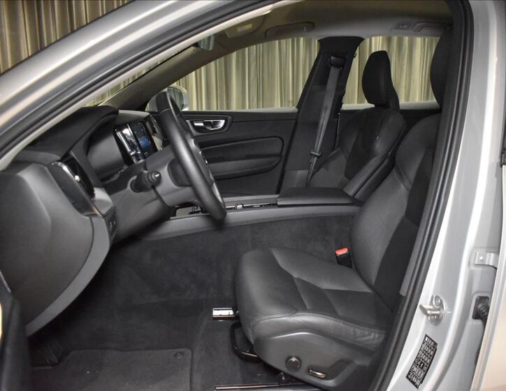 Volvo XC60 8