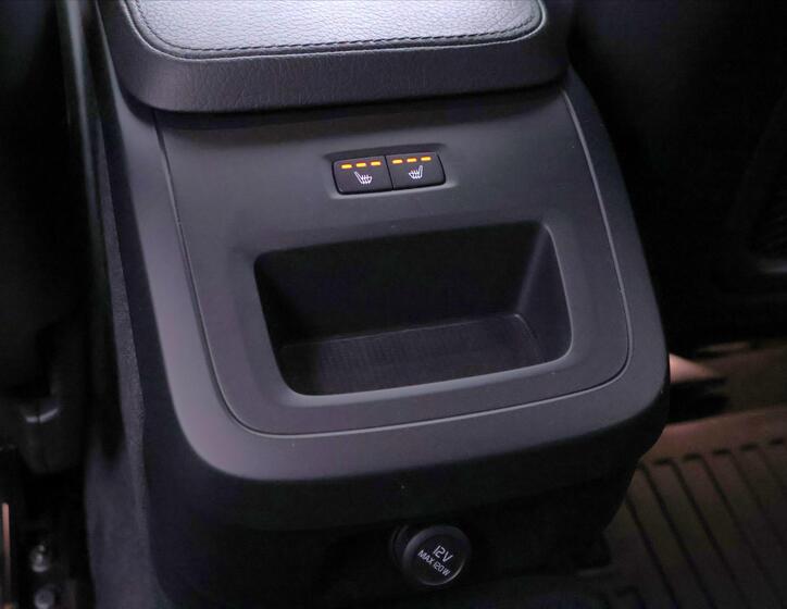 Volvo V90 32