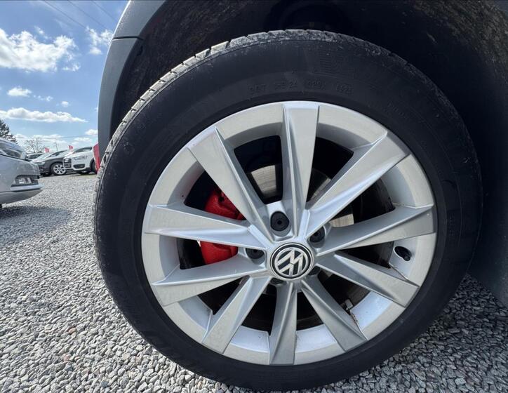 Volkswagen Golf 24