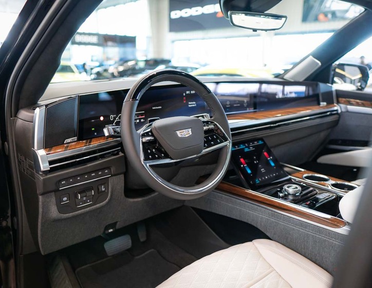 Cadillac Escalade 16