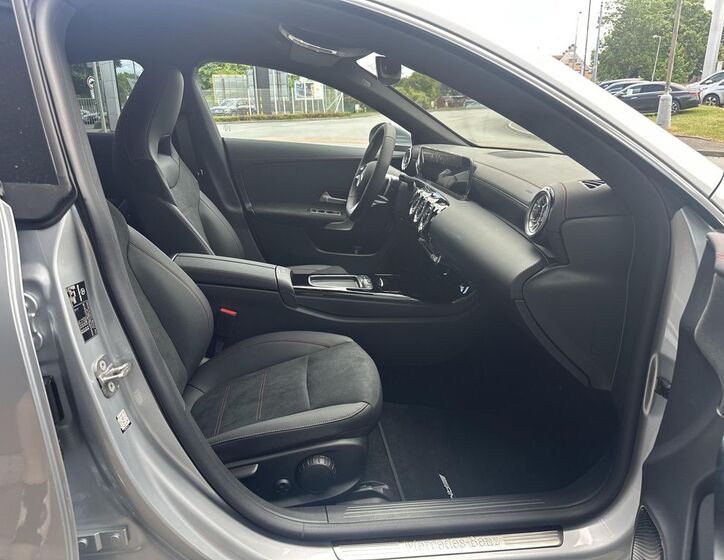 Mercedes-Benz CLA 12