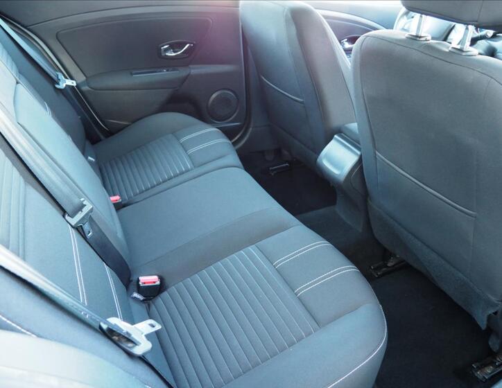 Renault Fluence 17