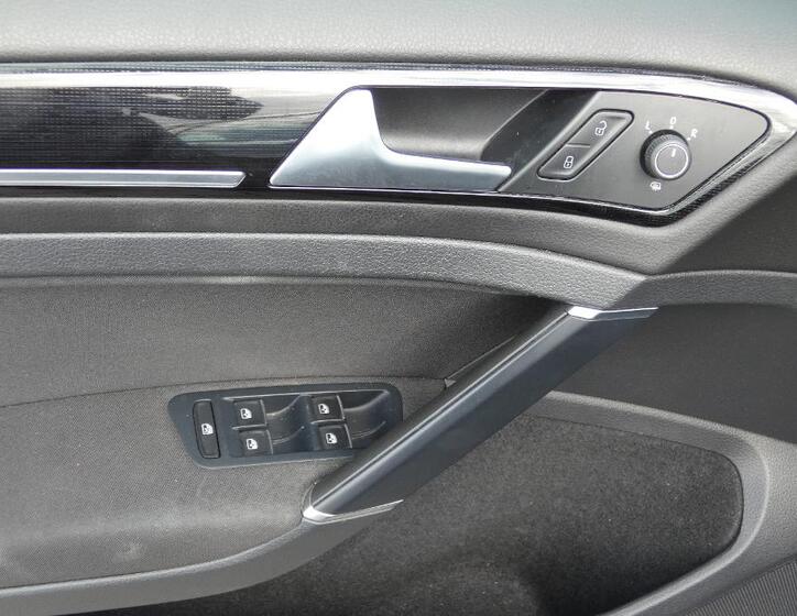 Volkswagen Golf 9