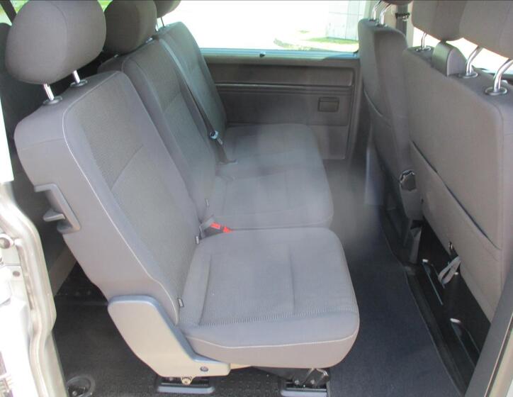Volkswagen Caravelle 10
