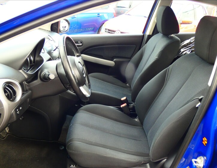 Mazda 2 9