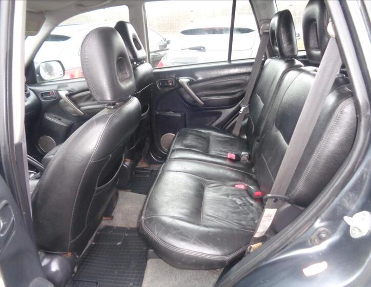 Toyota RAV4 11