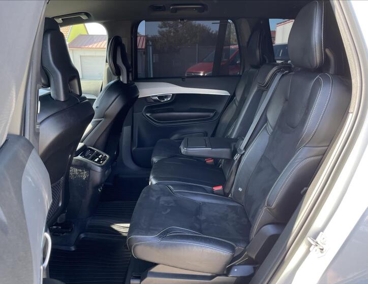Volvo XC90 37