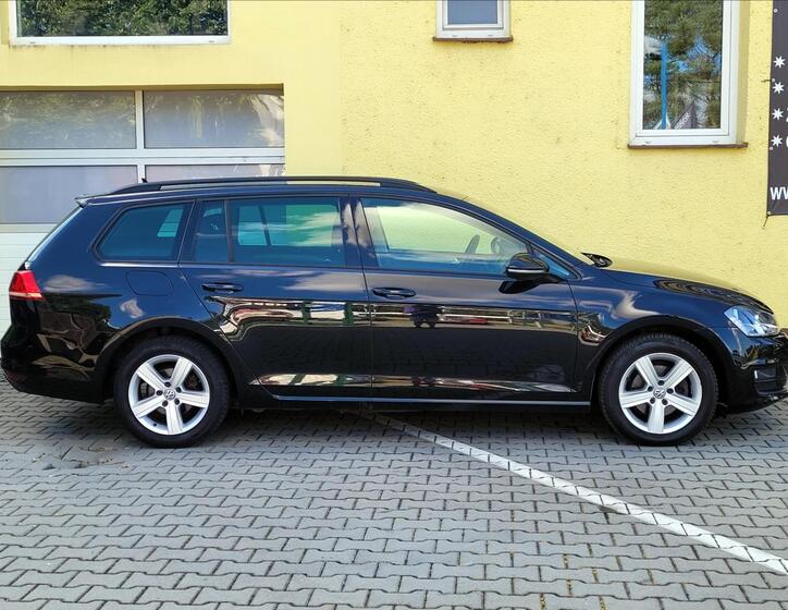 Volkswagen Golf 9