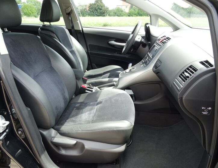 Toyota Auris 18