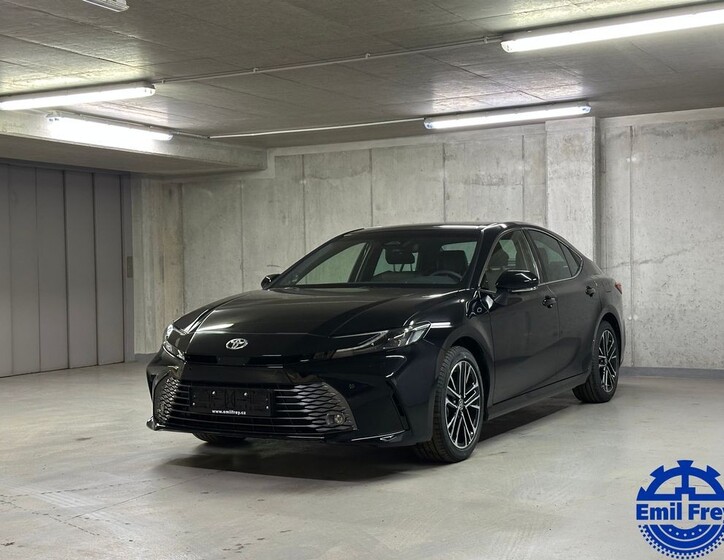 Toyota Camry 1
