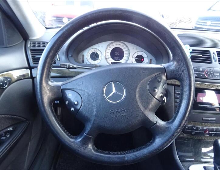 Mercedes-Benz Třídy E 24