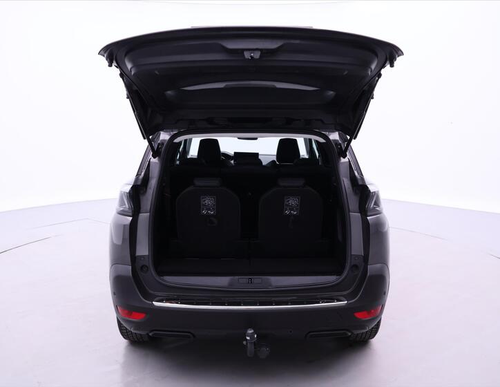 Peugeot 5008 9