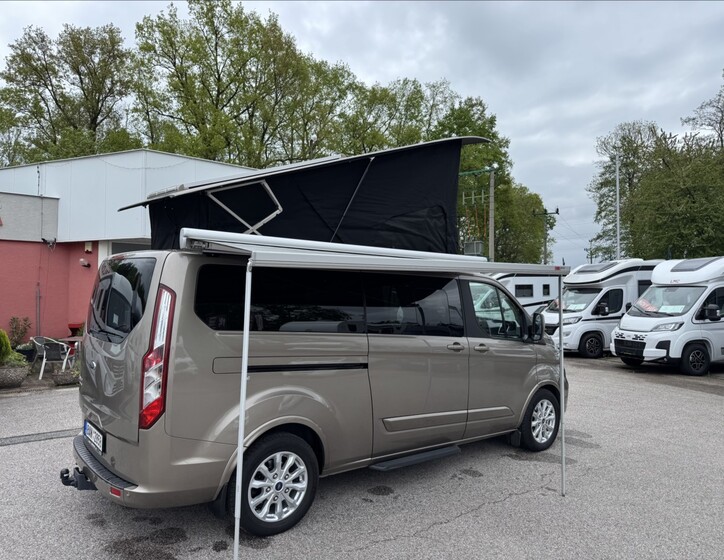 Ford Tourneo Custom 11