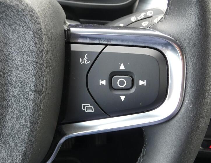 Volvo XC40 12