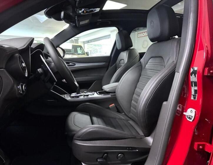 Alfa Romeo Stelvio 7