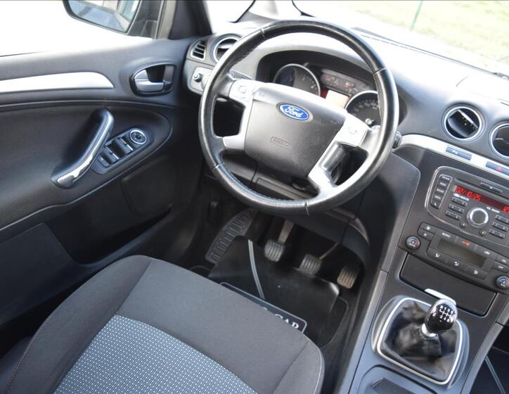 Ford Galaxy 29