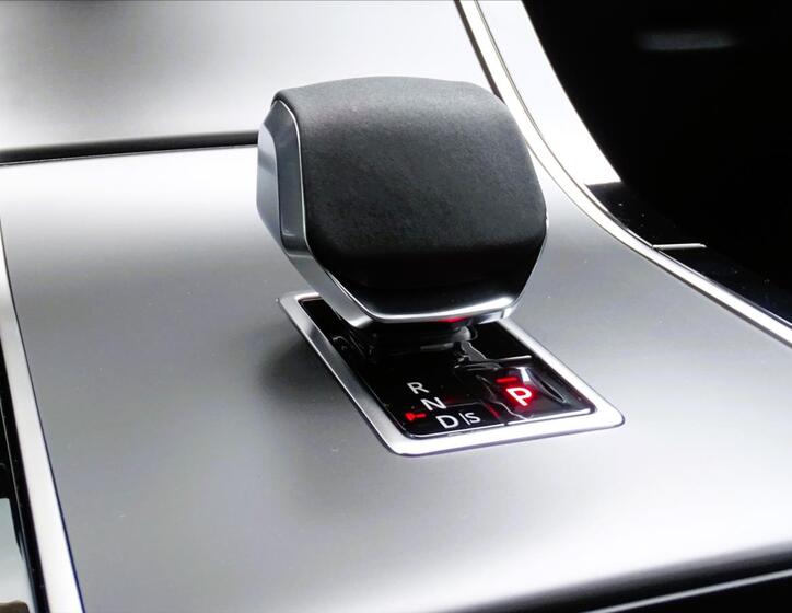 Land Rover Range Rover Velar 11