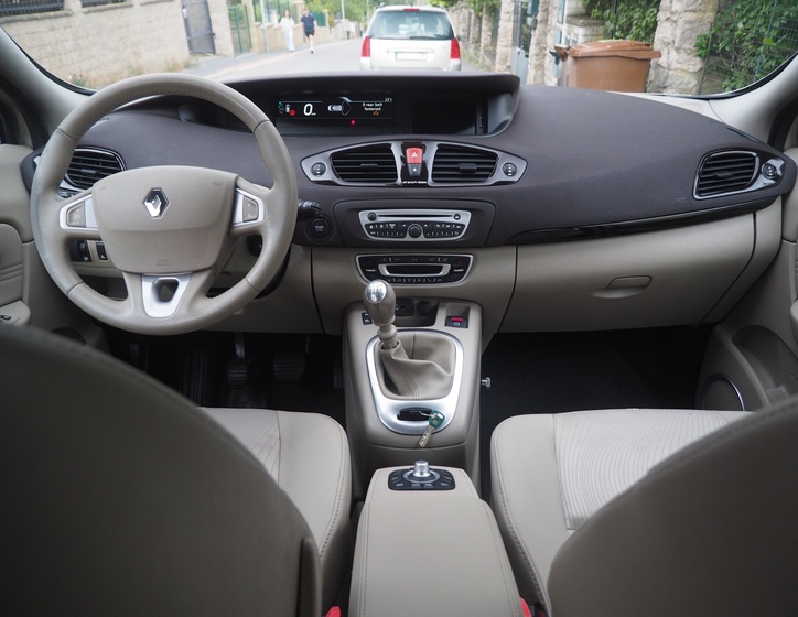 Renault Scénic 8