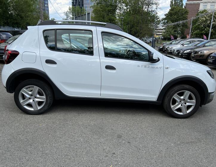 Dacia Sandero 18