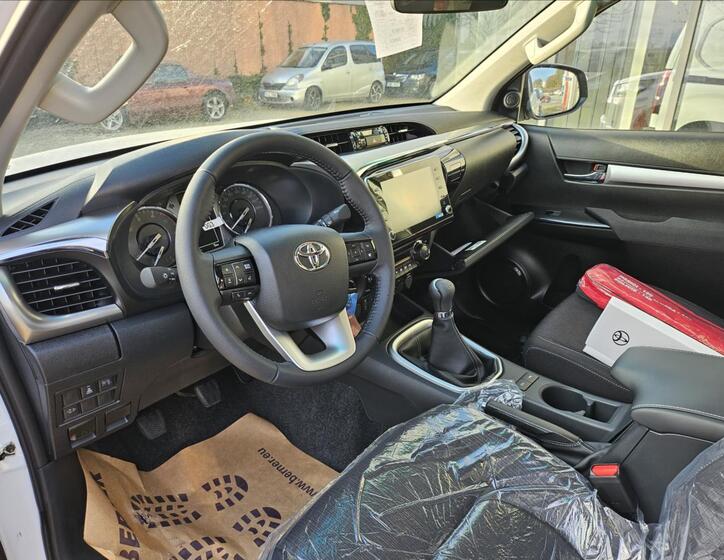 Toyota Hilux 4