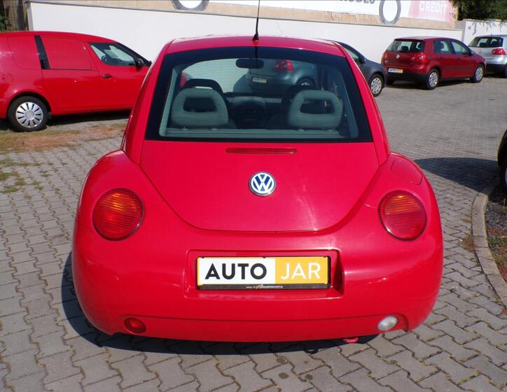 Volkswagen New Beetle 5