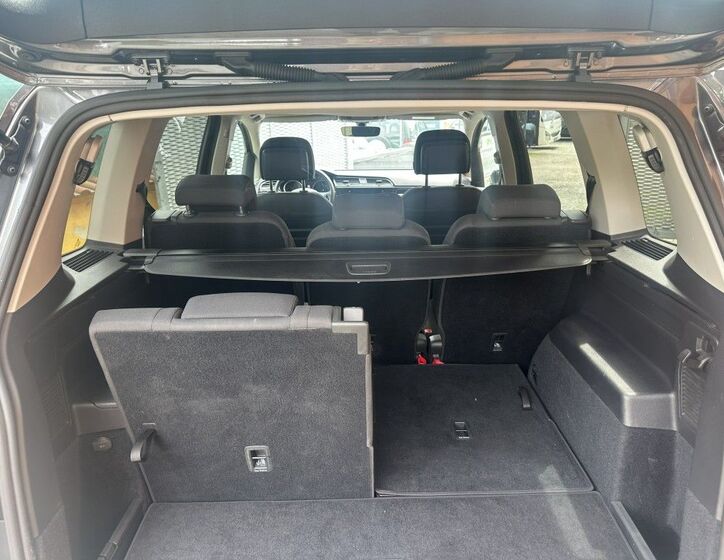 Volkswagen Touran 6