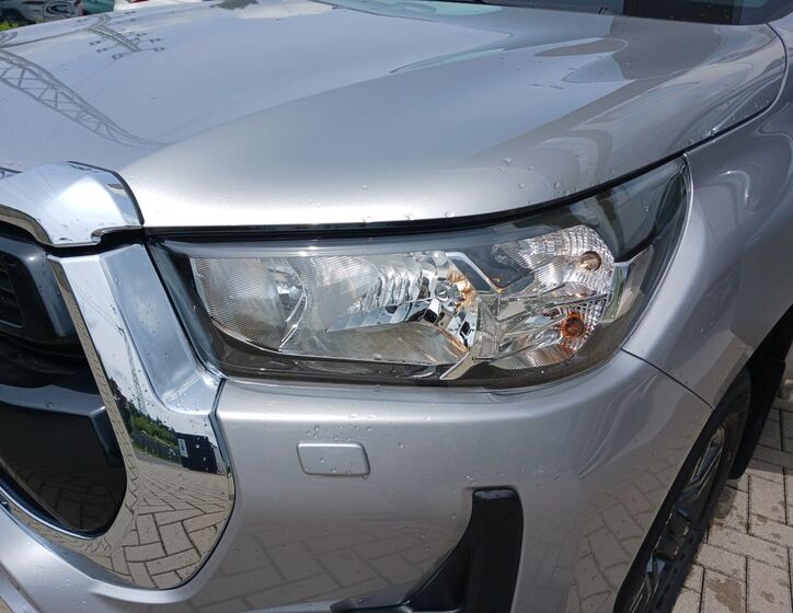 Toyota Hilux 28