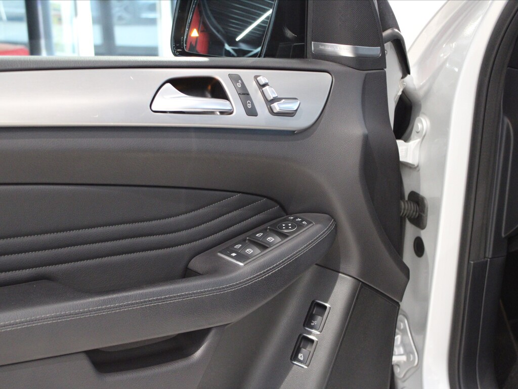 Mercedes-Benz GLE 8