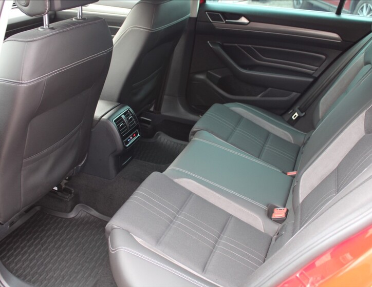 Volkswagen Passat 35