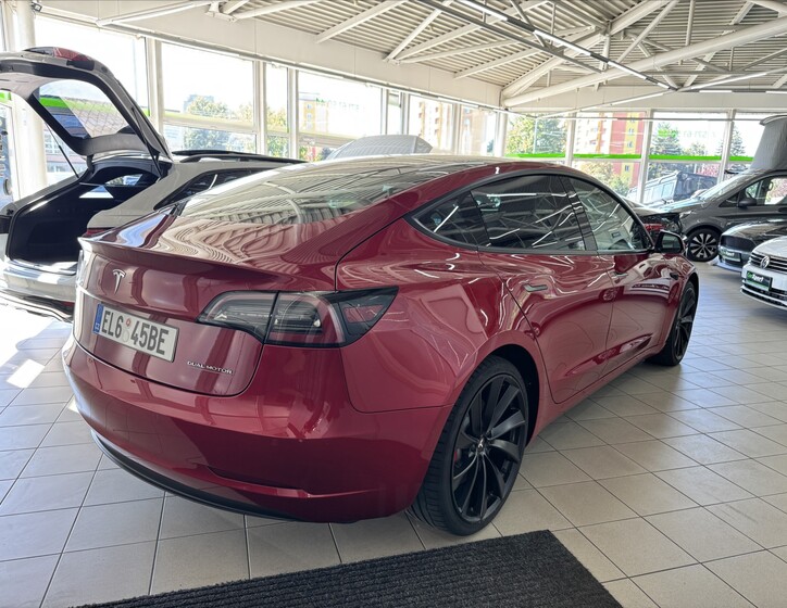 Tesla Model 3 5