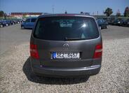 Volkswagen Touran 7
