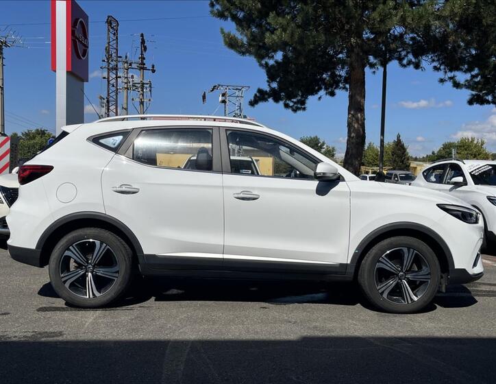MG ZS 4