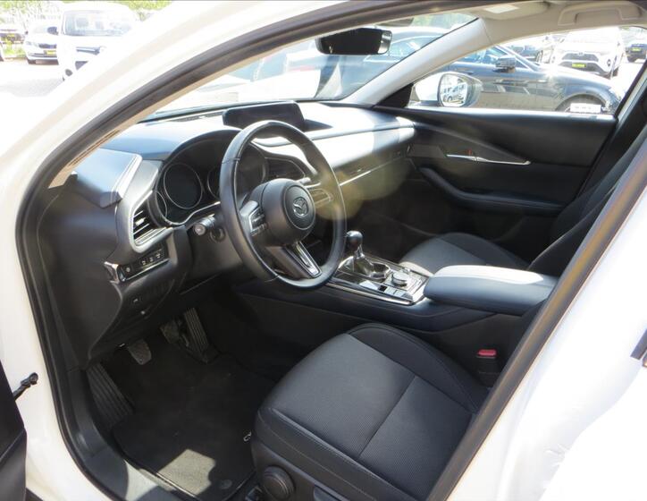 Mazda CX-30 13