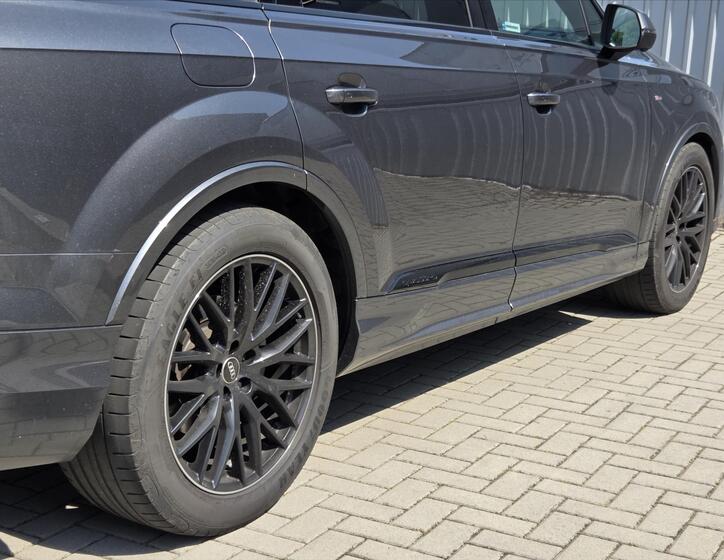 Audi Q7 19