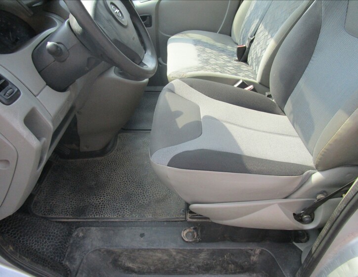 Opel Vivaro 11