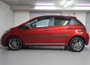 Toyota Yaris 8